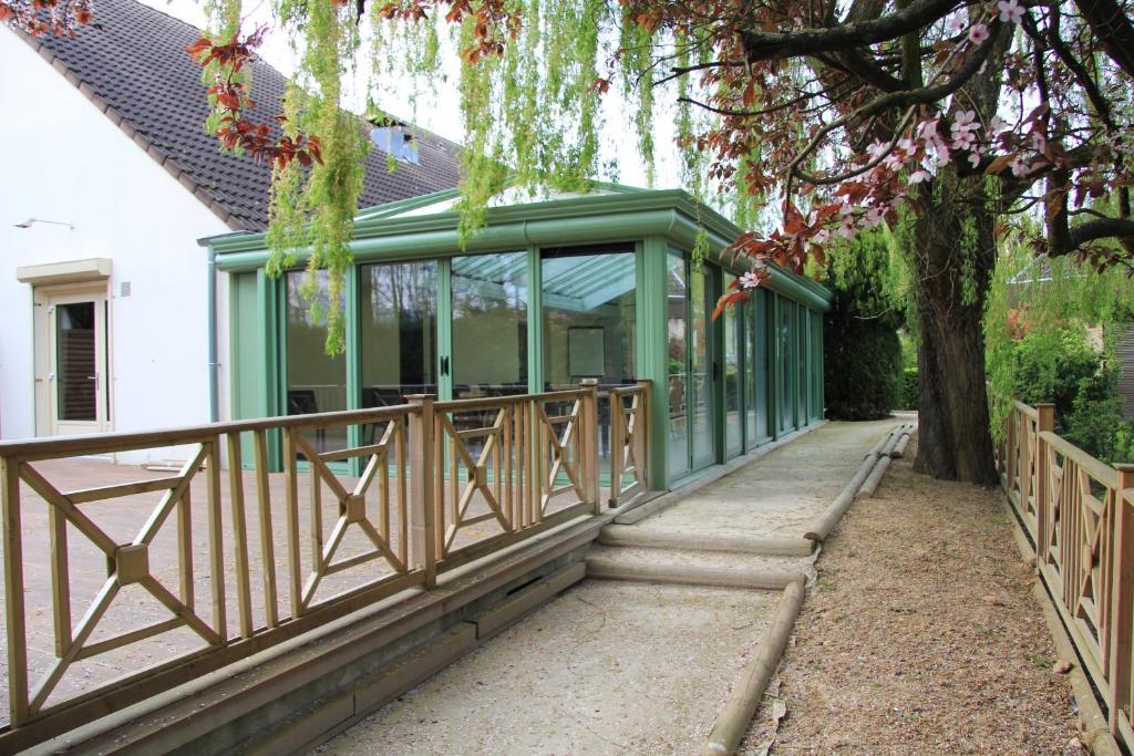 Logis Lhotel Restaurant Antony Verrieres Le Buisson มัสซี ภายนอก รูปภาพ