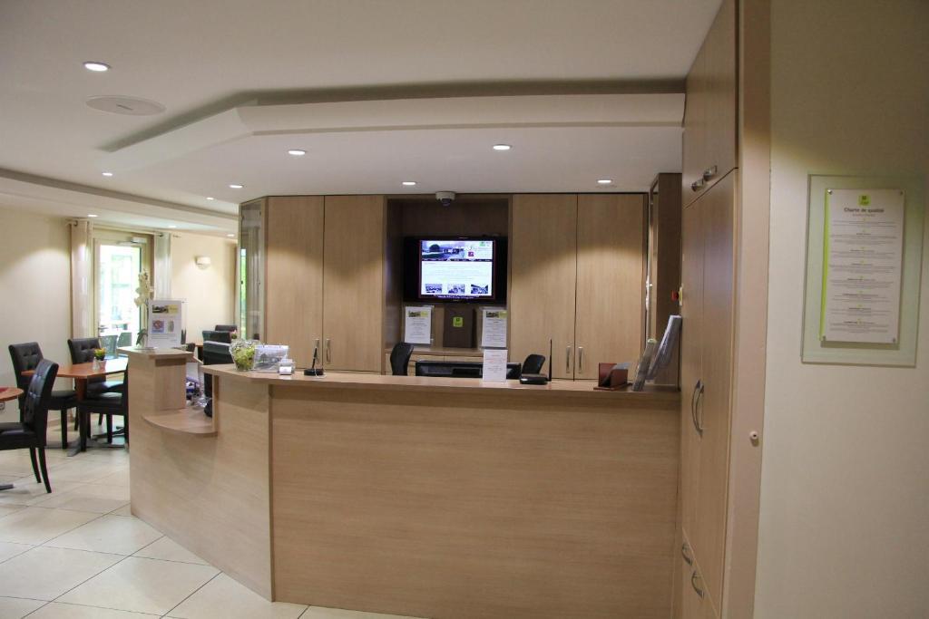 Logis Lhotel Restaurant Antony Verrieres Le Buisson มัสซี ภายนอก รูปภาพ